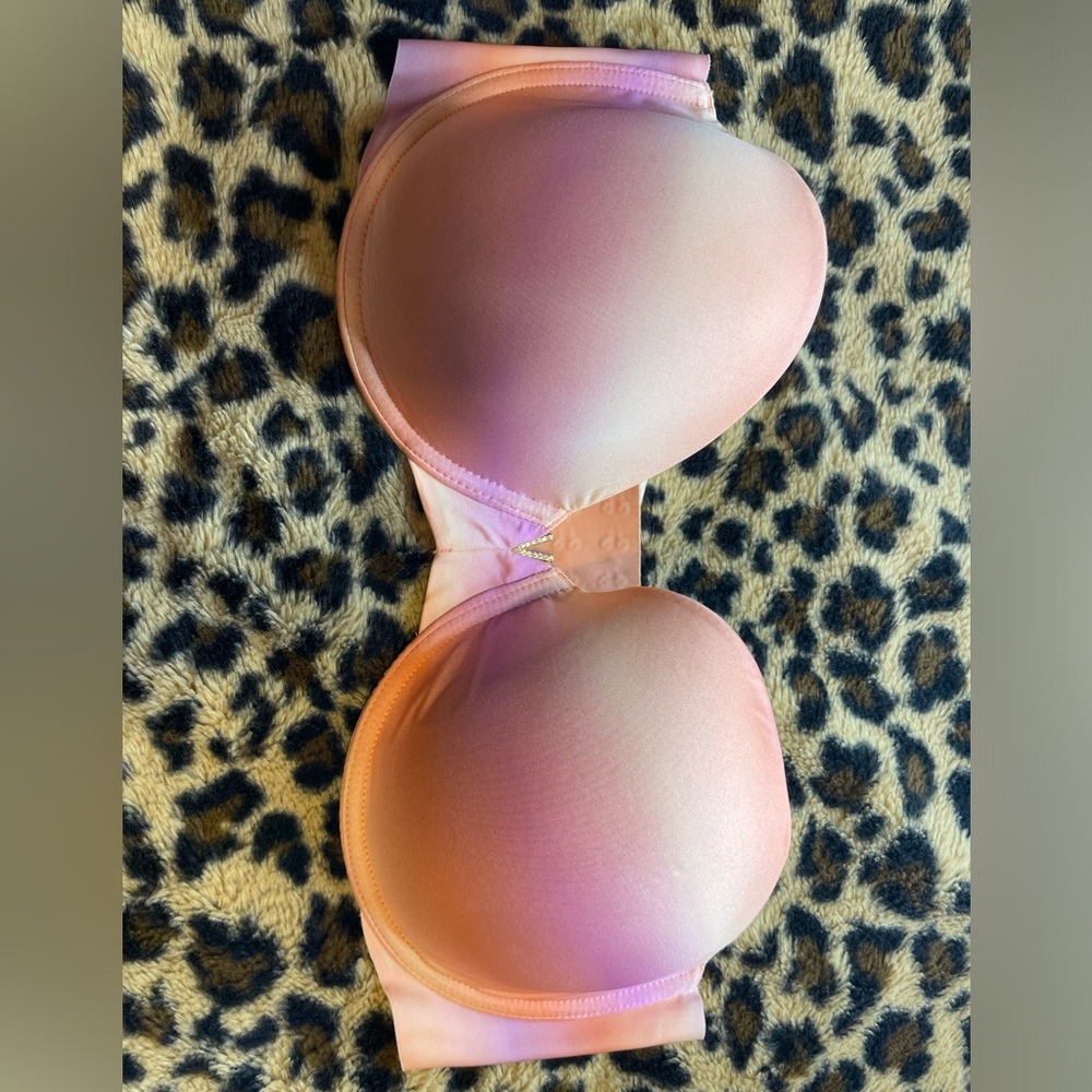 Victorias Secret 38D Bra Multiway Strapless Underwire Back Closure Rhinestone V